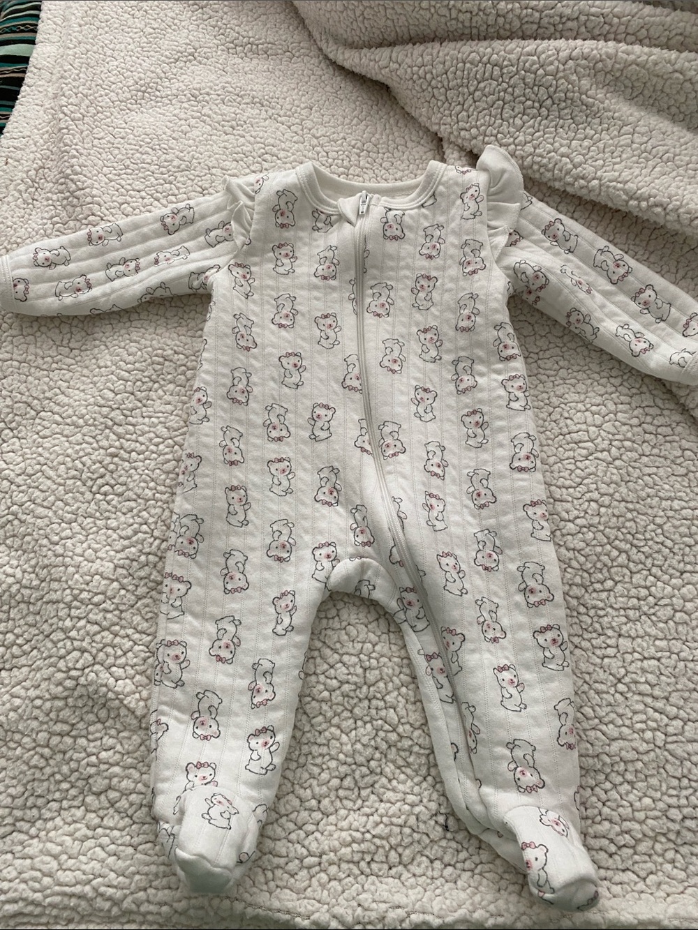Cream Bear-Print Footed One-Piece for Baby - Soft Zip Closure